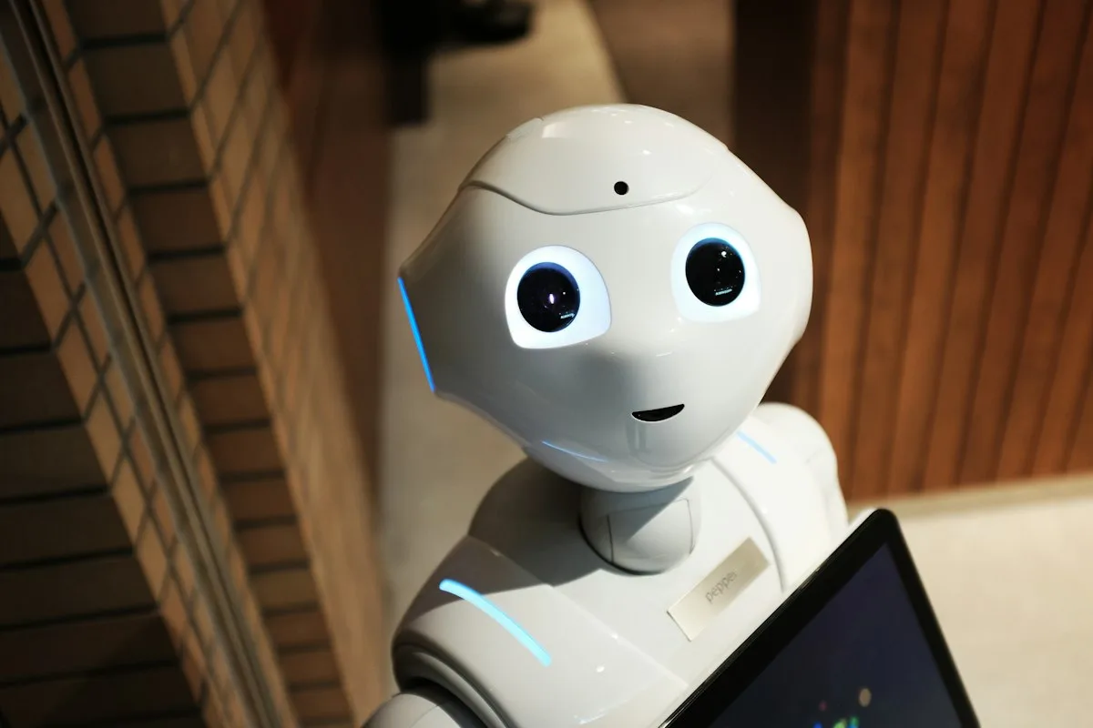 Robot de inteligencia artificial representando GEO Generative Engine Optimization